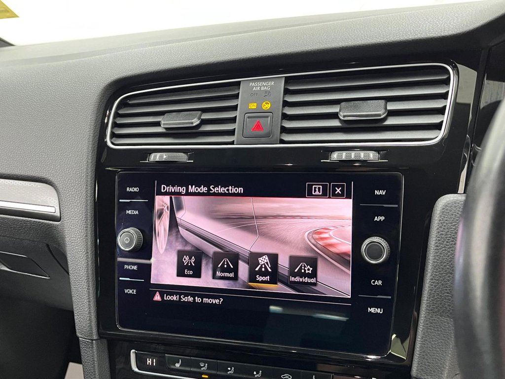 Used Volkswagen Golf 2019 for sale - 75937109: Photo 17