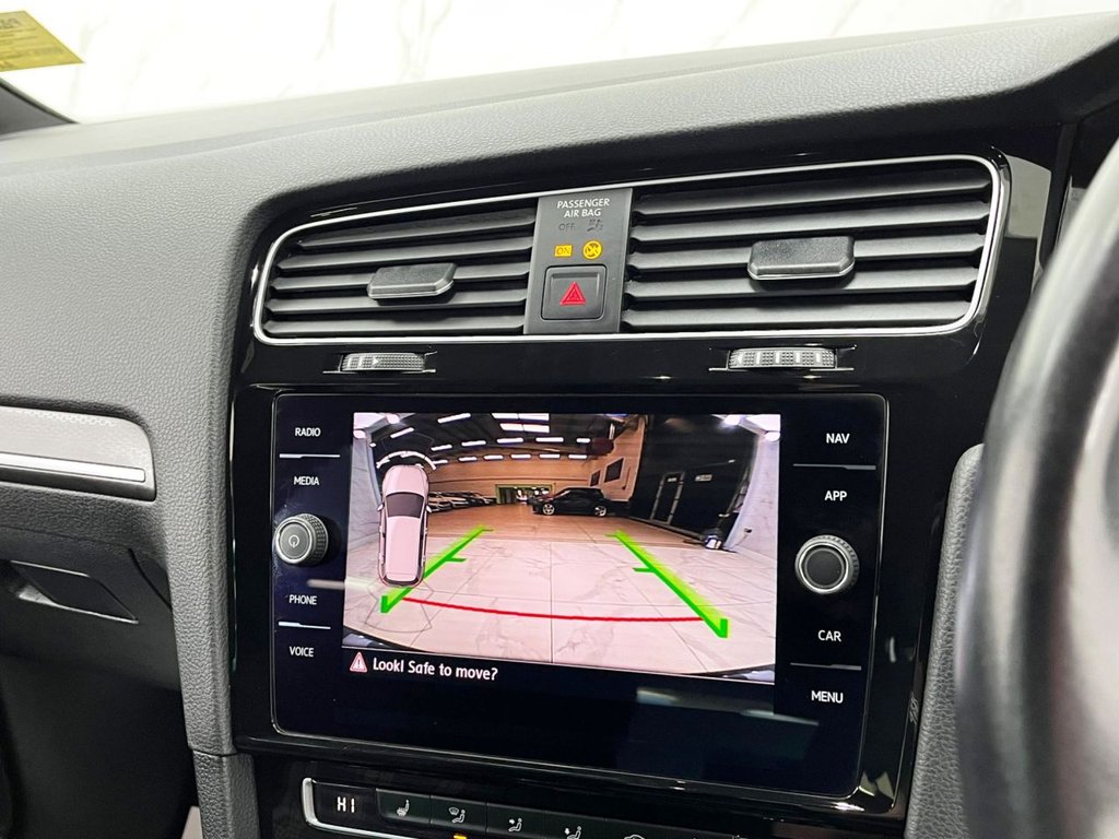 Used Volkswagen Golf 2019 for sale - 75937109: Photo 21