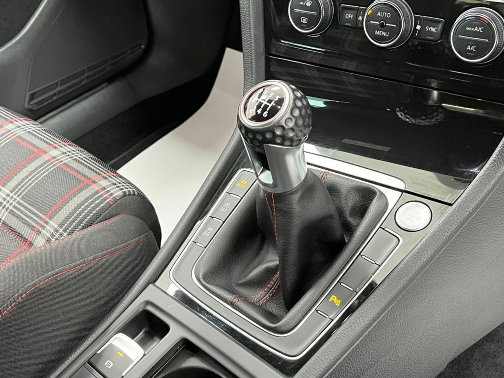 Used Volkswagen Golf 2019 for sale - 75937109: Photo 24