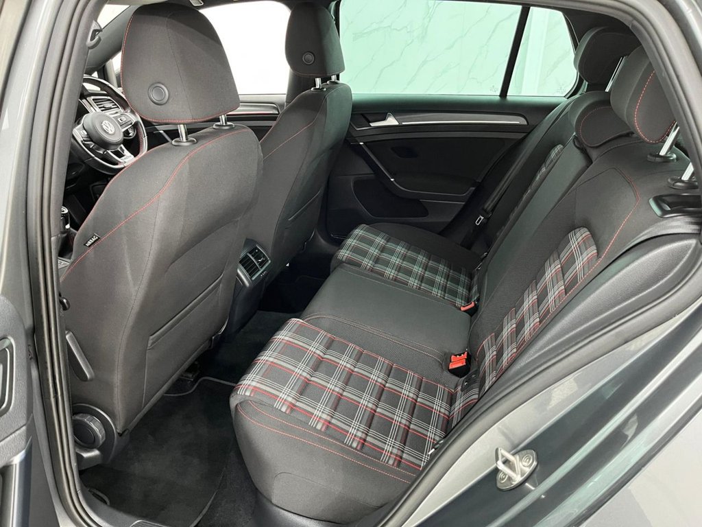 Used Volkswagen Golf 2019 for sale - 75937109: Photo 32