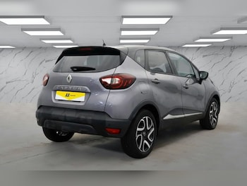 Used Renault Captur 2019 for sale - 76962471: Photo