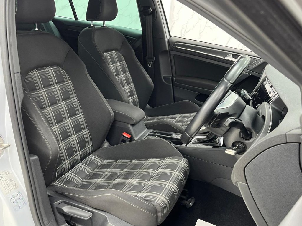 Used Volkswagen Golf 2018 for sale - 76386031: Photo 35