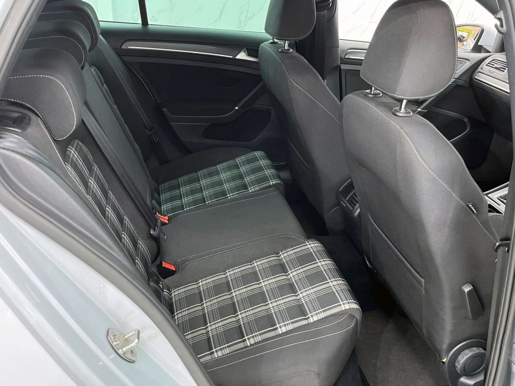 Used Volkswagen Golf 2018 for sale - 76386031: Photo 38