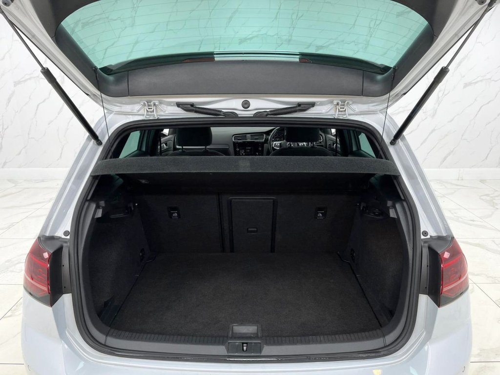 Used Volkswagen Golf 2018 for sale - 76386031: Photo 39