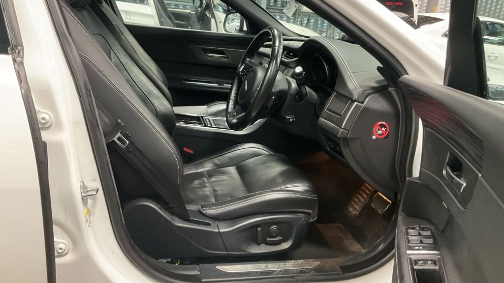 Used Jaguar XF 2016 for sale - 77370084: Photo 7