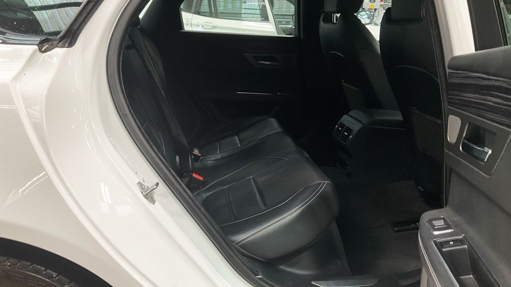 Used Jaguar XF 2016 for sale - 77370084: Photo 8