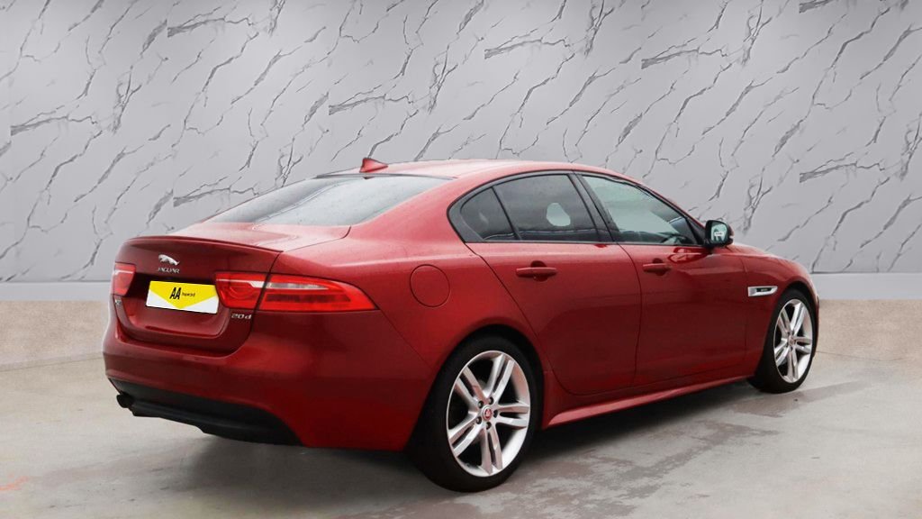 Used Jaguar XE 2015 for sale - 76105646: Photo 4