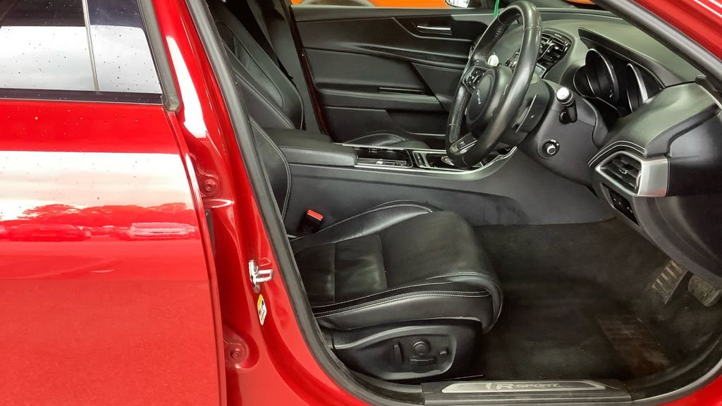 Used Jaguar XE 2015 for sale - 76105646: Photo 7