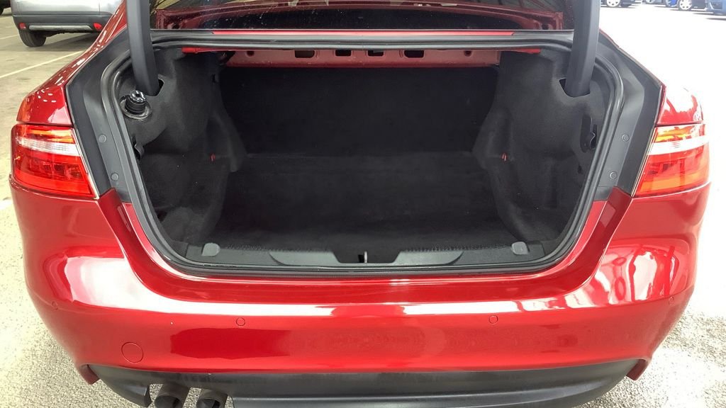 Used Jaguar XE 2015 for sale - 76105646: Photo 9