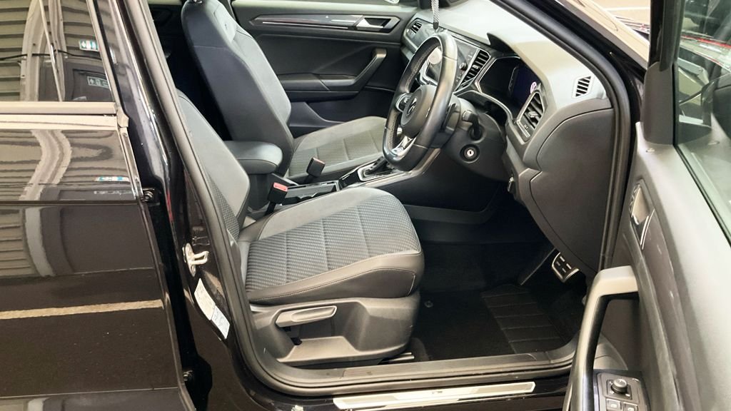 Used Volkswagen T-Roc 2021 for sale - 76482519: Photo 10