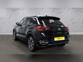 Used Volkswagen T-Roc 2021 for sale - 76482519: Photo
