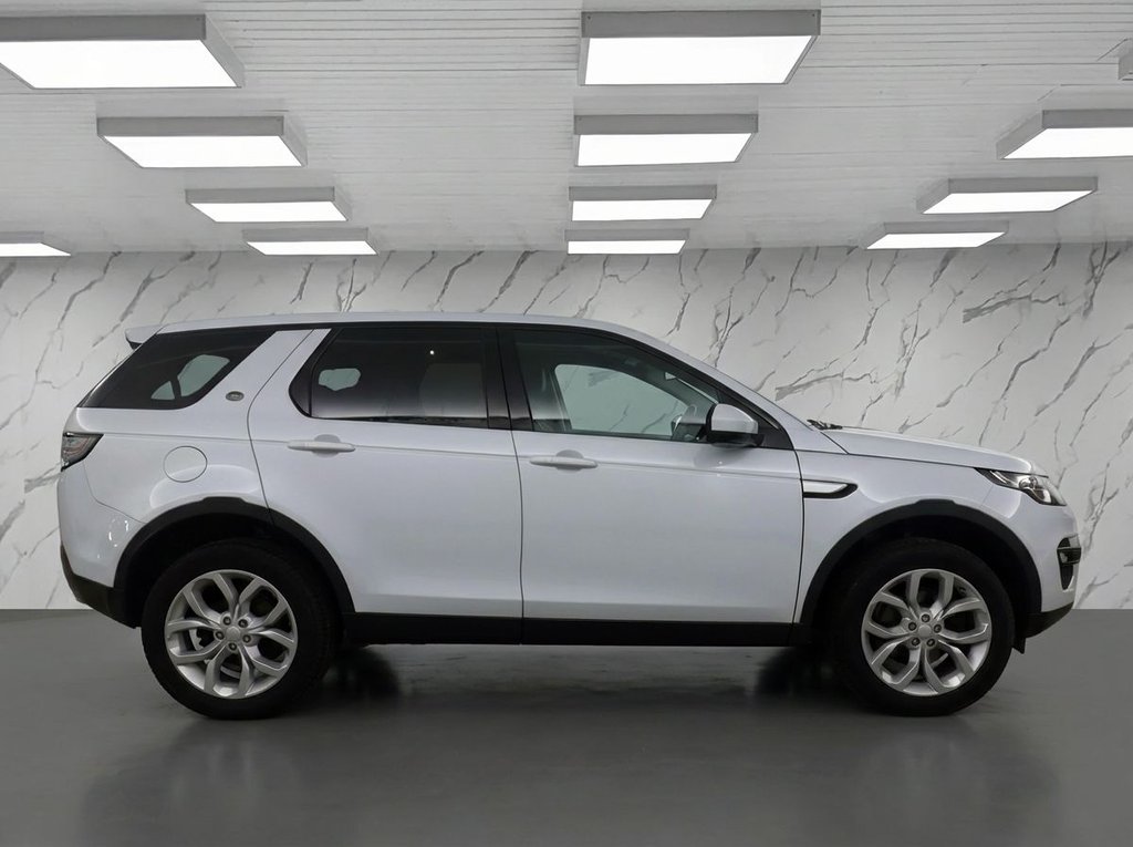 Used Land Rover Discovery Sport 2017 for sale - 77507708: Photo 5