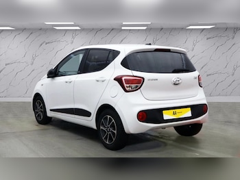 Used Hyundai i10 2018 for sale - 76841540: Photo