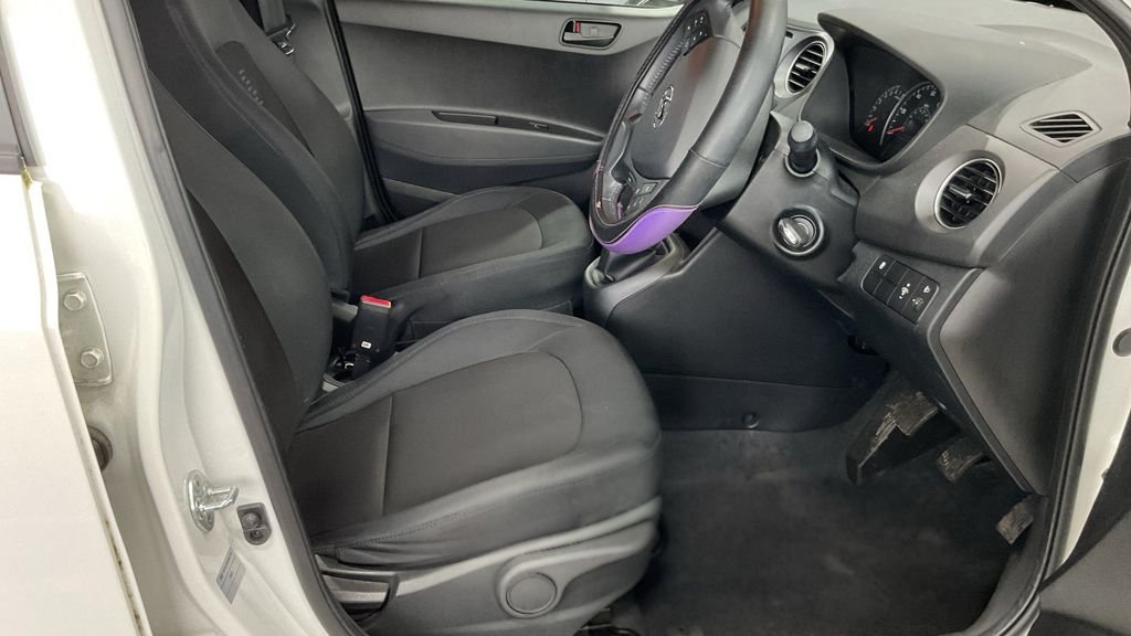 Used Hyundai i10 2018 for sale - 76841540: Photo 9