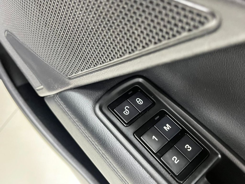 Used Jaguar XE 2017 for sale - 77436641: Photo 33