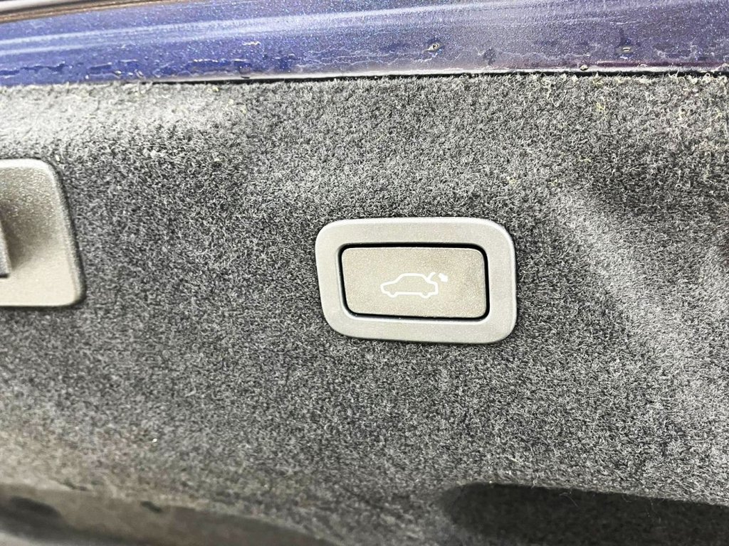 Used Jaguar XE 2017 for sale - 77436641: Photo 36