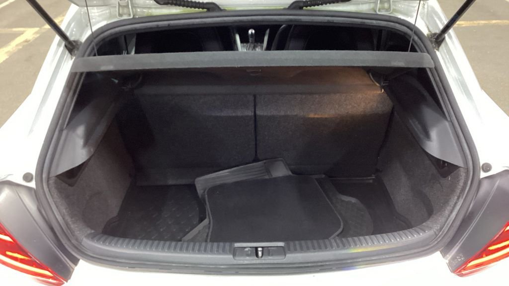 Used Volkswagen Scirocco 2017 for sale - 77153442: Photo 12