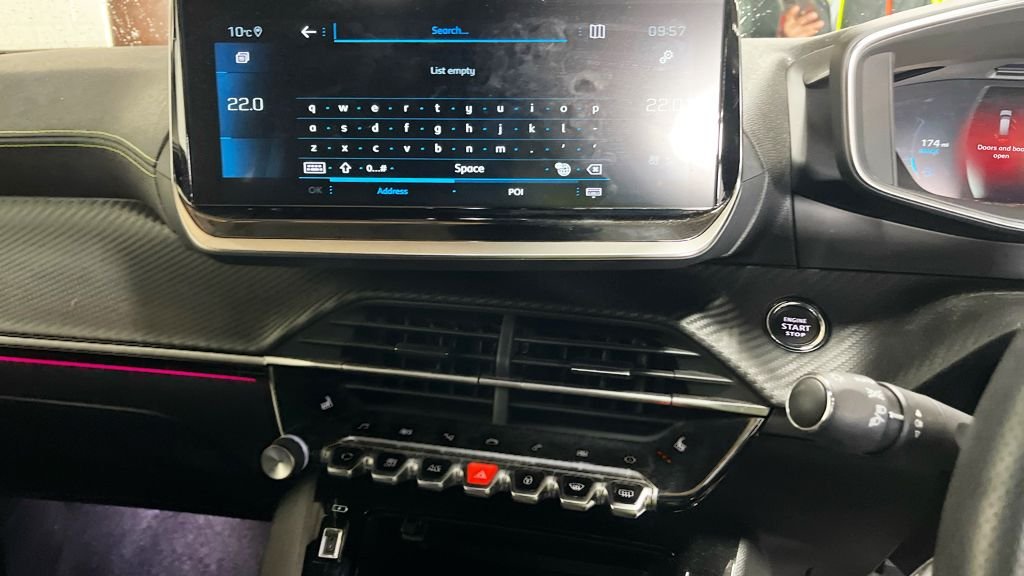 Used Peugeot 2008 2023 for sale - 78008735: Photo 7