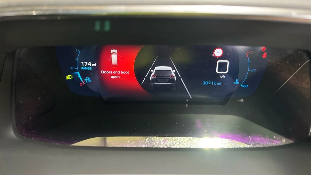 Used Peugeot 2008 2023 for sale - 78008735: Photo 8