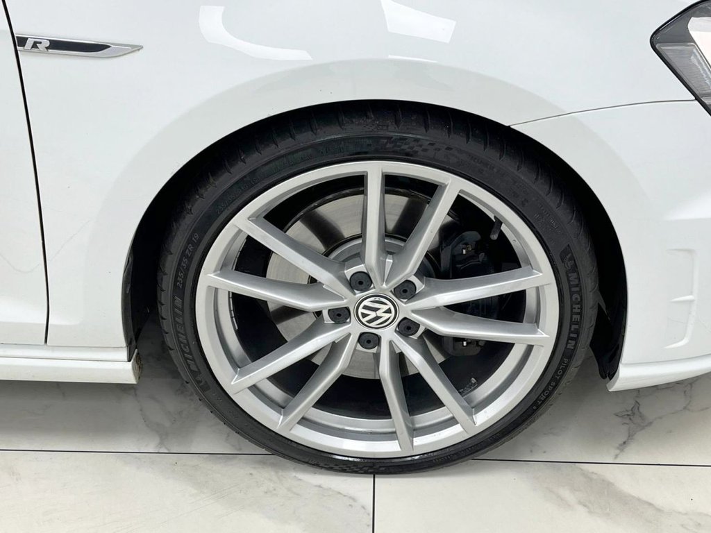 Used Volkswagen Golf 2017 for sale - 76105635: Photo 17