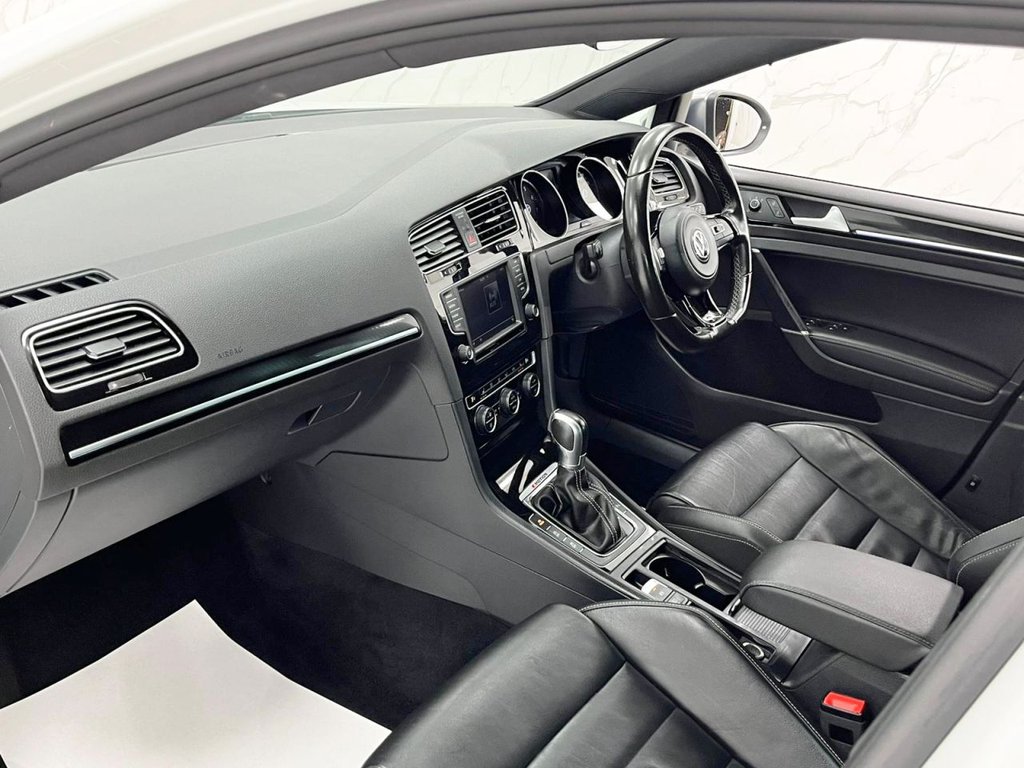 Used Volkswagen Golf 2017 for sale - 76105635: Photo 23