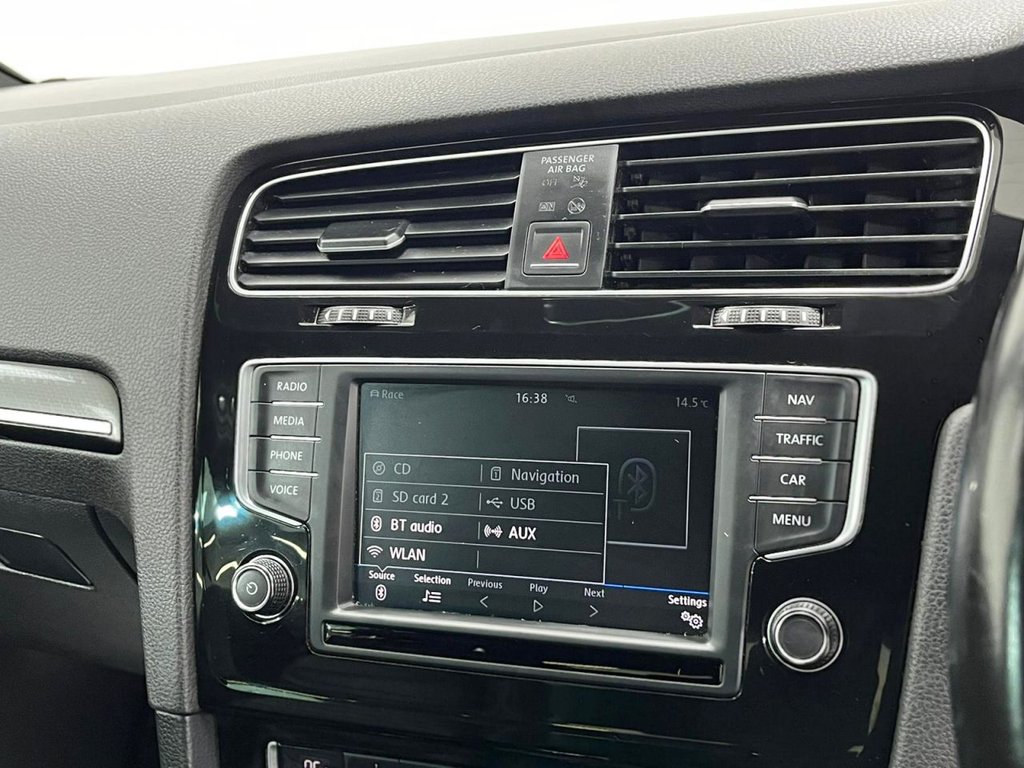 Used Volkswagen Golf 2017 for sale - 76105635: Photo 27