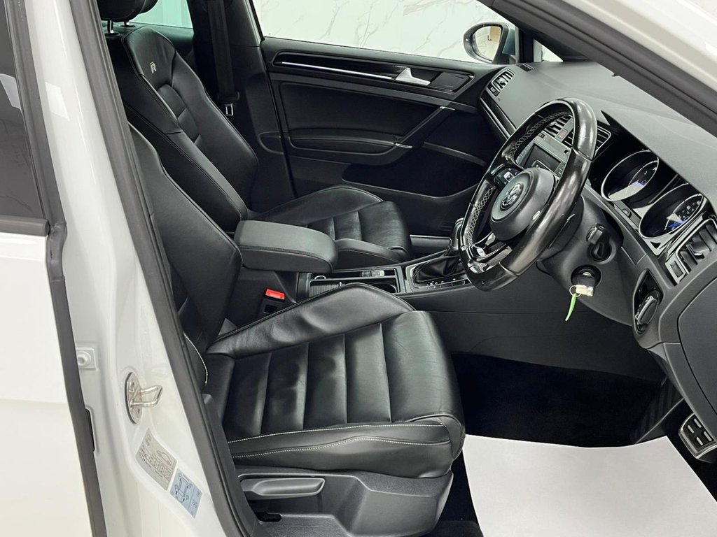 Used Volkswagen Golf 2017 for sale - 76105635: Photo 35