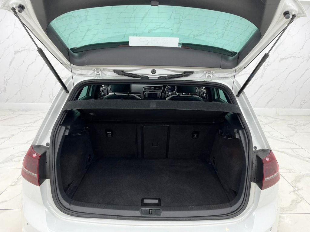 Used Volkswagen Golf 2017 for sale - 76105635: Photo 40