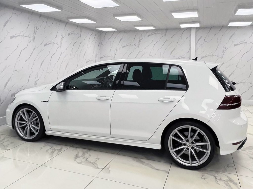 Used Volkswagen Golf 2017 for sale - 76105635: Photo 8