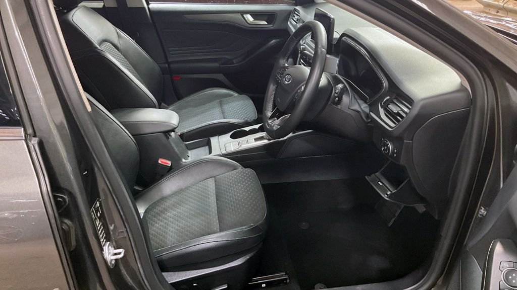 Used Ford Focus 2020 for sale - 76147904: Photo 9