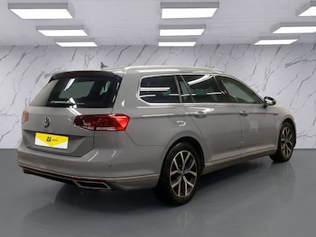 Used Volkswagen Passat 2021 for sale - 77464345: Photo