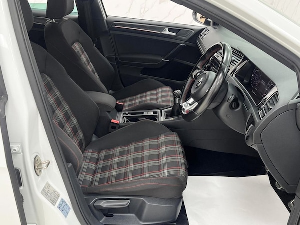 Used Volkswagen Golf 2019 for sale - 75264650: Photo 32