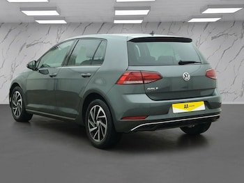 Used Volkswagen Golf 2019 for sale - 78597435: Photo