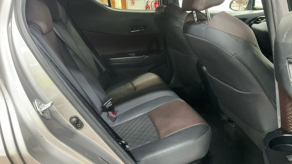 Used Toyota C-HR 2018 for sale - 77667269: Photo 11