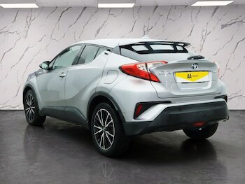 Used Toyota C-HR 2018 for sale - 77667269: Photo