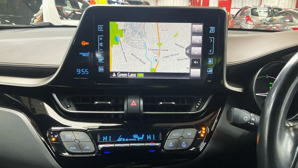 Used Toyota C-HR 2018 for sale - 77667269: Photo 8