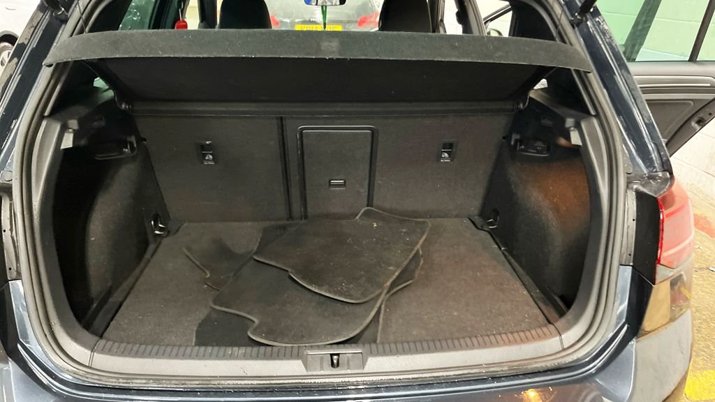 Used Volkswagen Golf 2020 for sale - 77952966: Photo 11