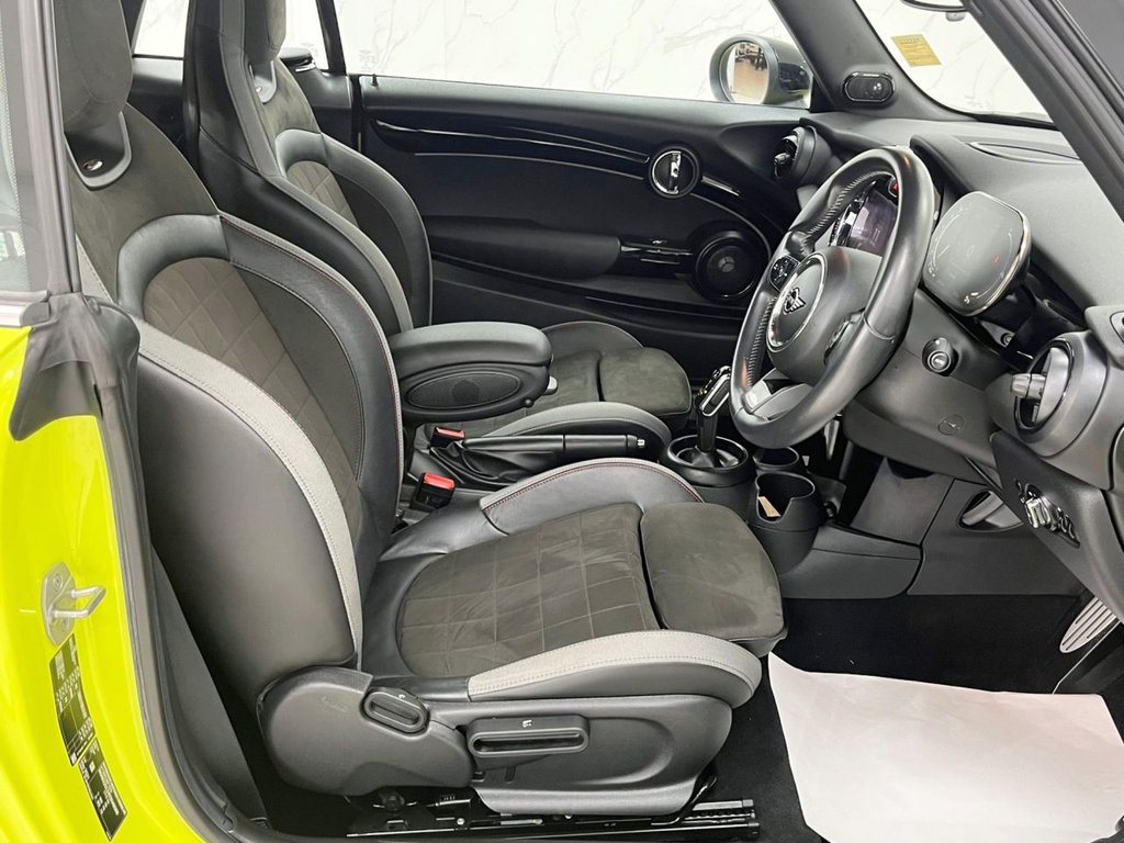 Used MINI Convertible 2021 for sale - 76312880: Photo 32