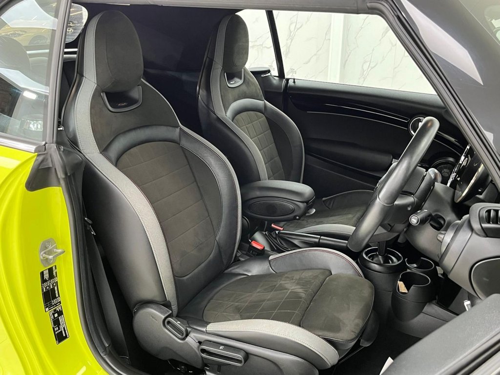 Used MINI Convertible 2021 for sale - 76312880: Photo 33