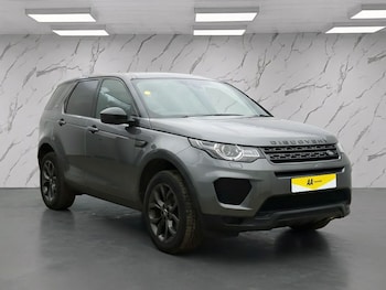 Used Land Rover Discovery Sport 2018 for sale - 77534892: Photo