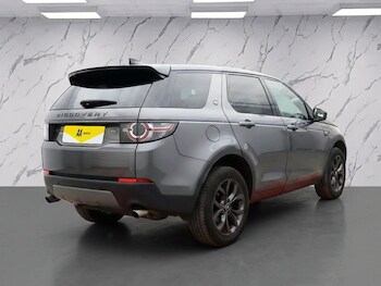 Used Land Rover Discovery Sport 2018 for sale - 77534892: Photo
