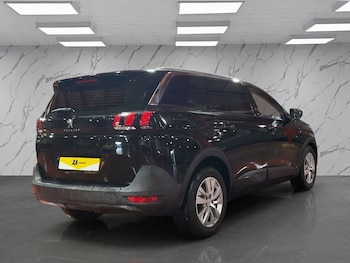 Used Peugeot 5008 2018 for sale - 77213004: Photo