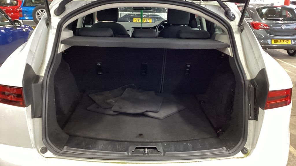 Used Jaguar E-Pace 2019 for sale - 77563752: Photo 11