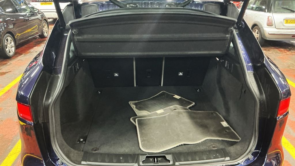 Used Jaguar F-Pace 2018 for sale - 77521386: Photo 11