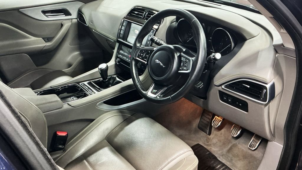 Used Jaguar F-Pace 2018 for sale - 77521386: Photo 9