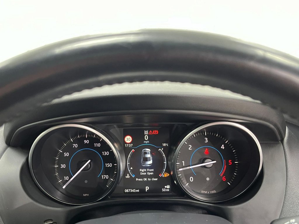 Used Jaguar XE 2016 for sale - 76768016: Photo 23