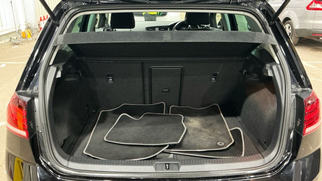 Used Volkswagen Golf 2019 for sale - 77693140: Photo 11