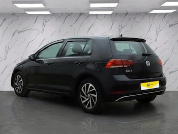 Used Volkswagen Golf 2019 for sale - 77693140: Photo