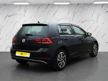 Used Volkswagen Golf 2019 for sale - 77693140: Photo