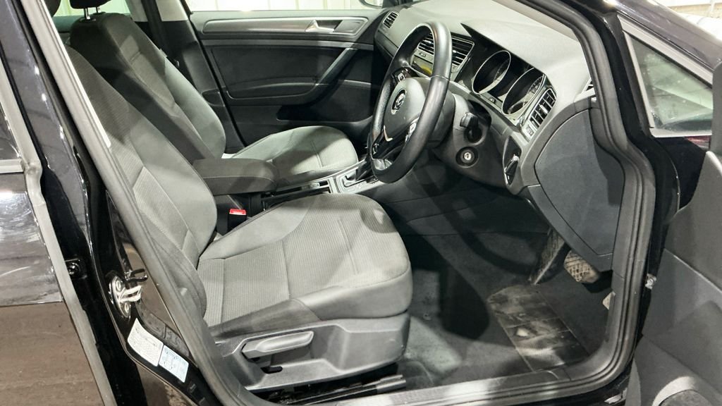 Used Volkswagen Golf 2019 for sale - 77693140: Photo 9